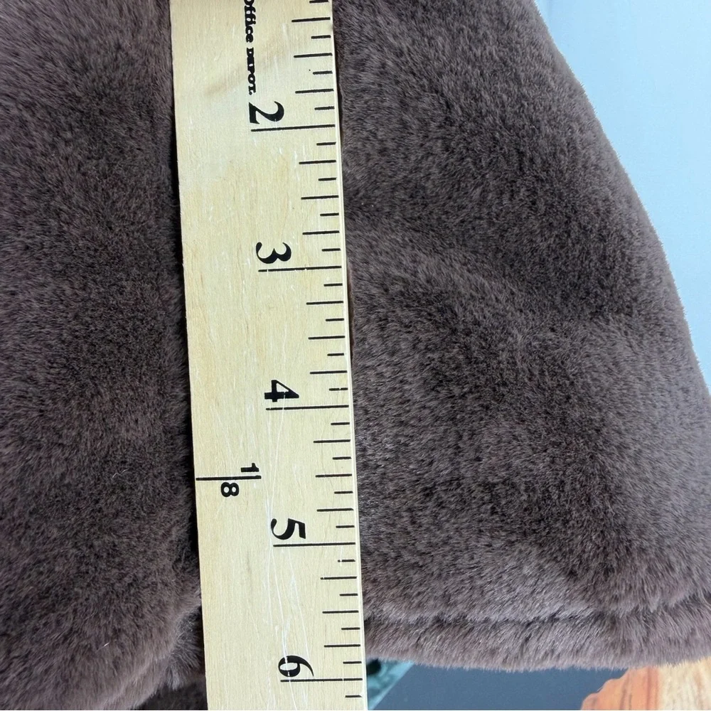 NEW Sprigs Faux‎ Fur Scarf w/ Zippered Pocket 2.0- brown
